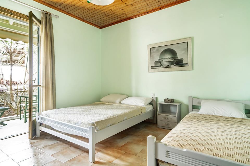 Property building, Living room, Bedroom