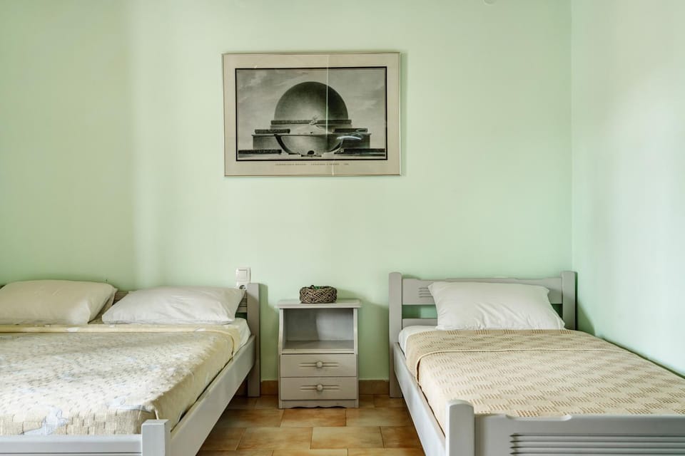 Property building, Living room, Bedroom