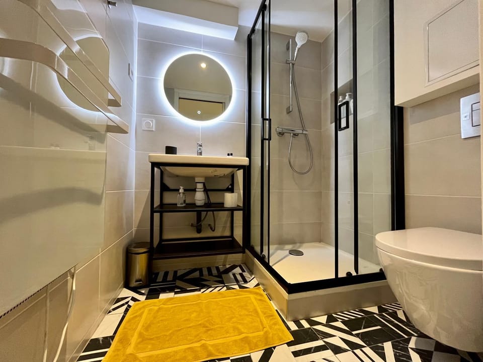 Suite Titouan - Appartement 2 personnes - Check in h24 & Wifi Apartment in Villeurbanne