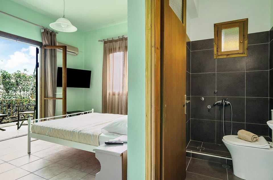Bathroom, Living room