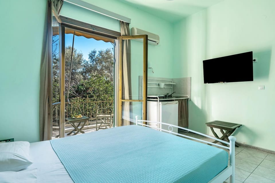 Property building, Living room, Bedroom