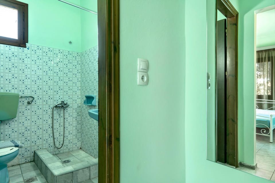 Bathroom, Living room