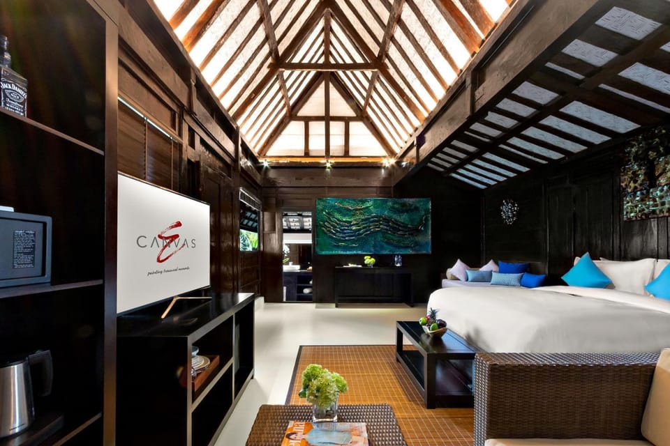 TV and multimedia, Living room, Seating area, Bedroom