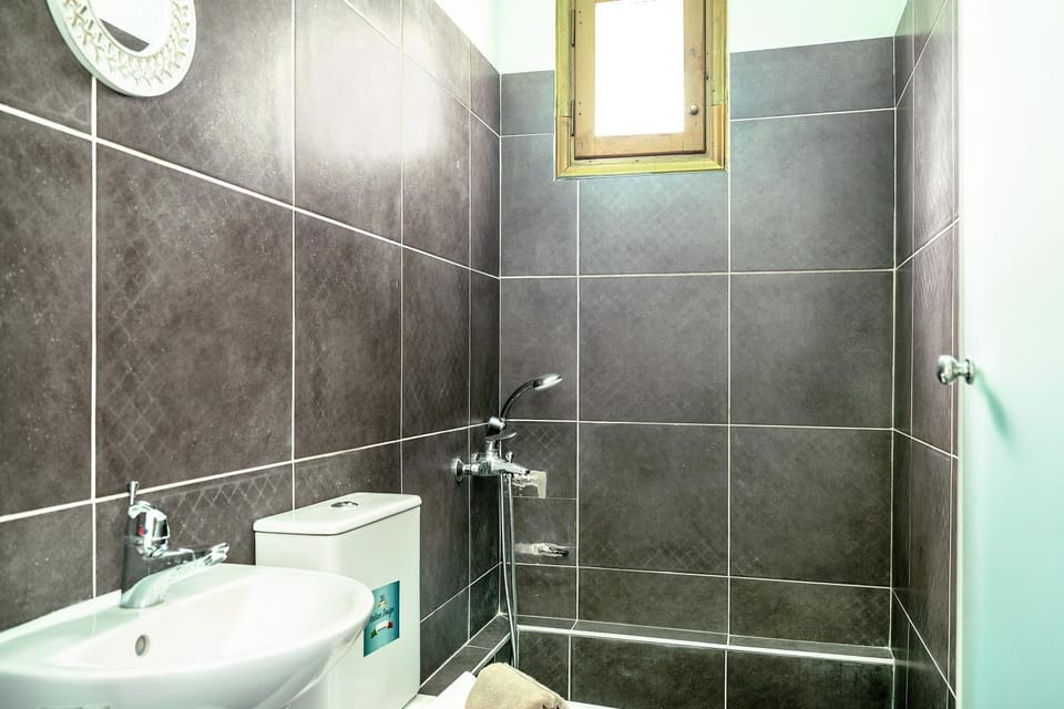 Bathroom, Living room