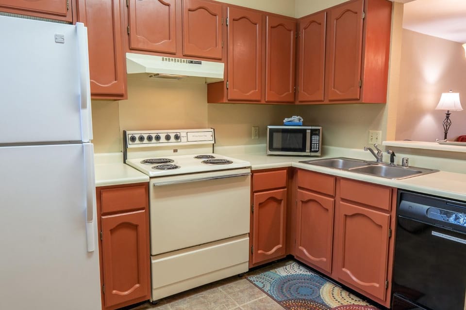 Grisham's View Condo: Central Condo with a Golf Course View! House in Ruidoso