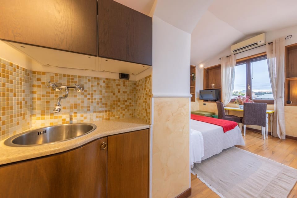 Kitchen or kitchenette