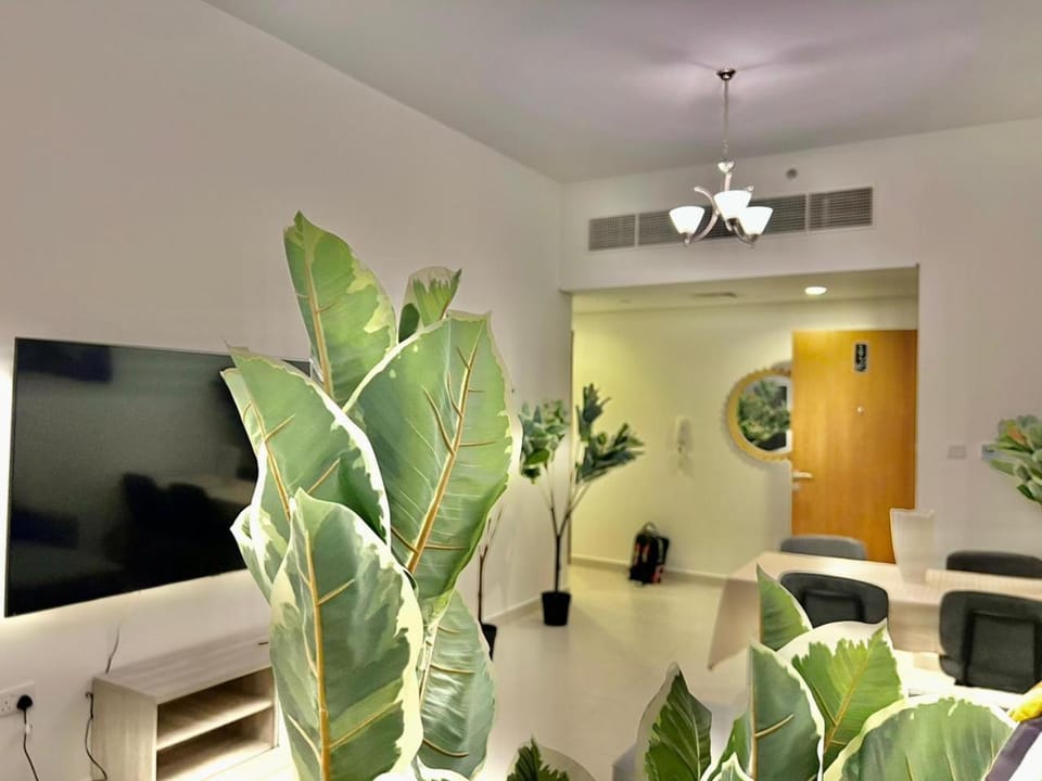 1o mins to metro. New. Stylish Apartment in Dubai