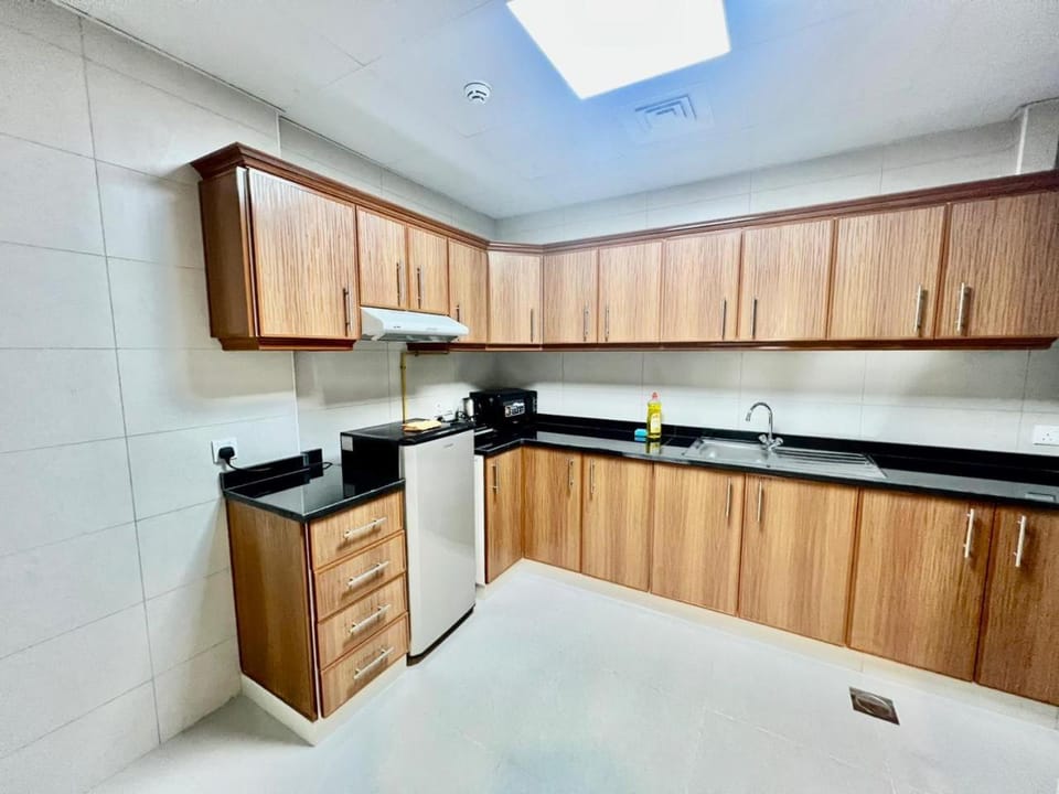 1o mins to metro. New. Stylish Apartment in Dubai