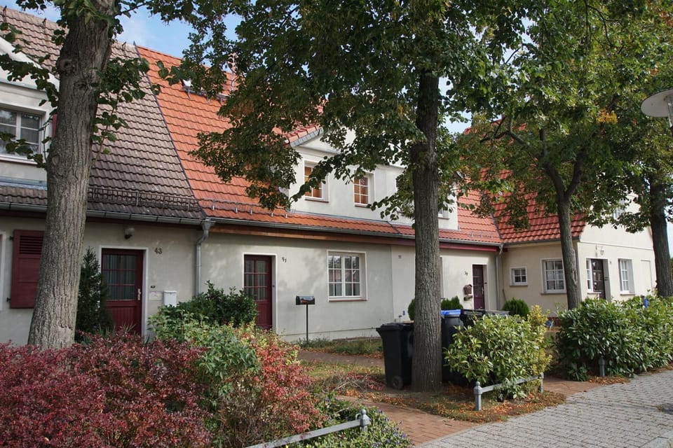 Property building, Neighbourhood, Street view