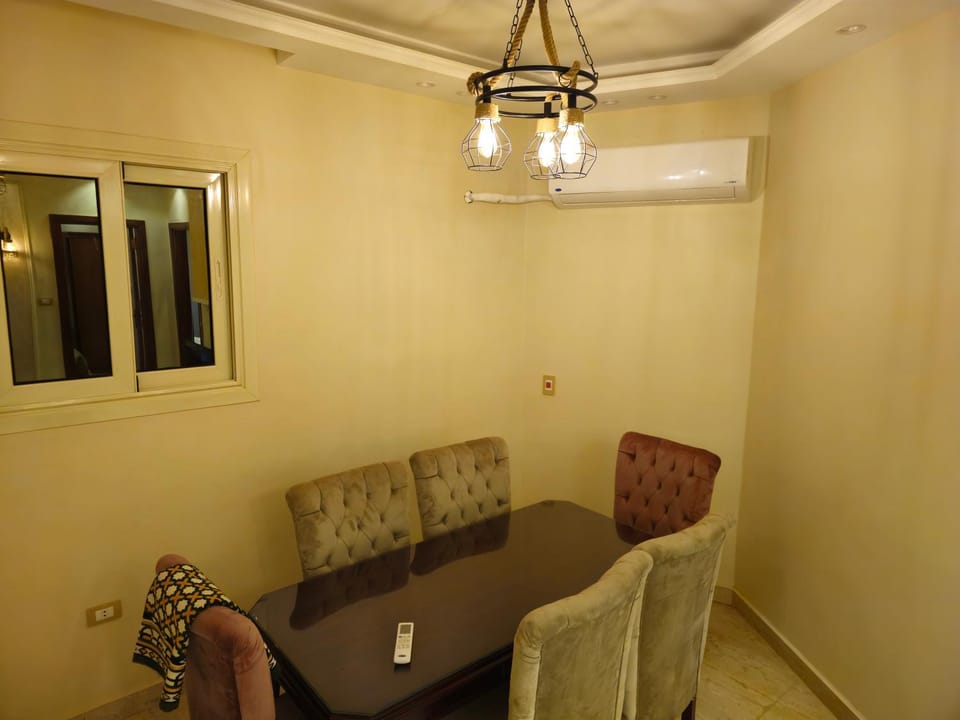 3rd floor luxury apartment-families only Apartment in Alexandria