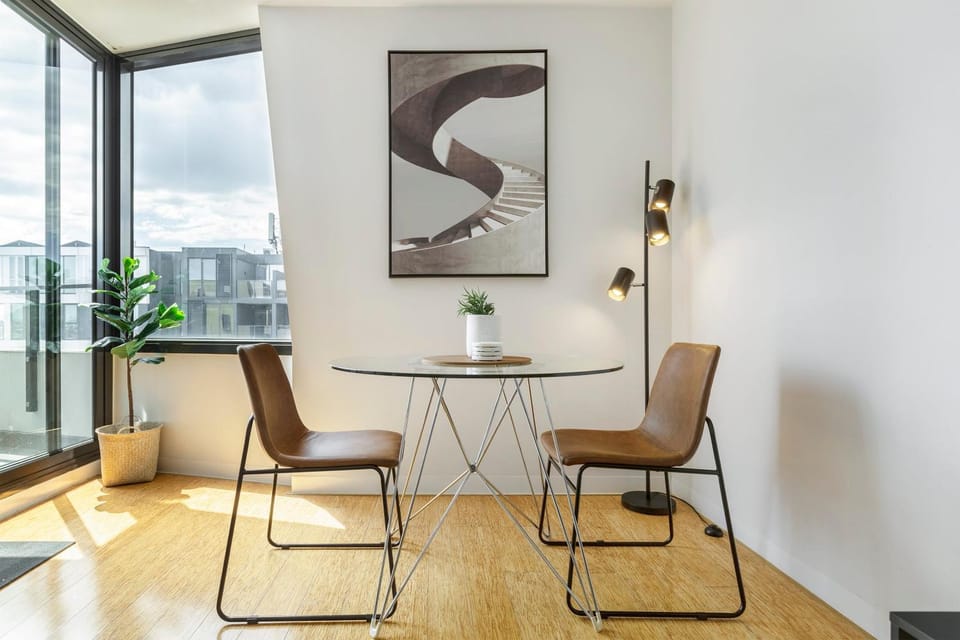 Seating area, Dining area
