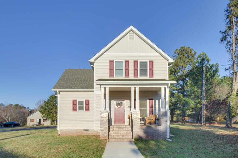 Charming Appomattox Home: Half-Mi to Main Street! House in Appomattox