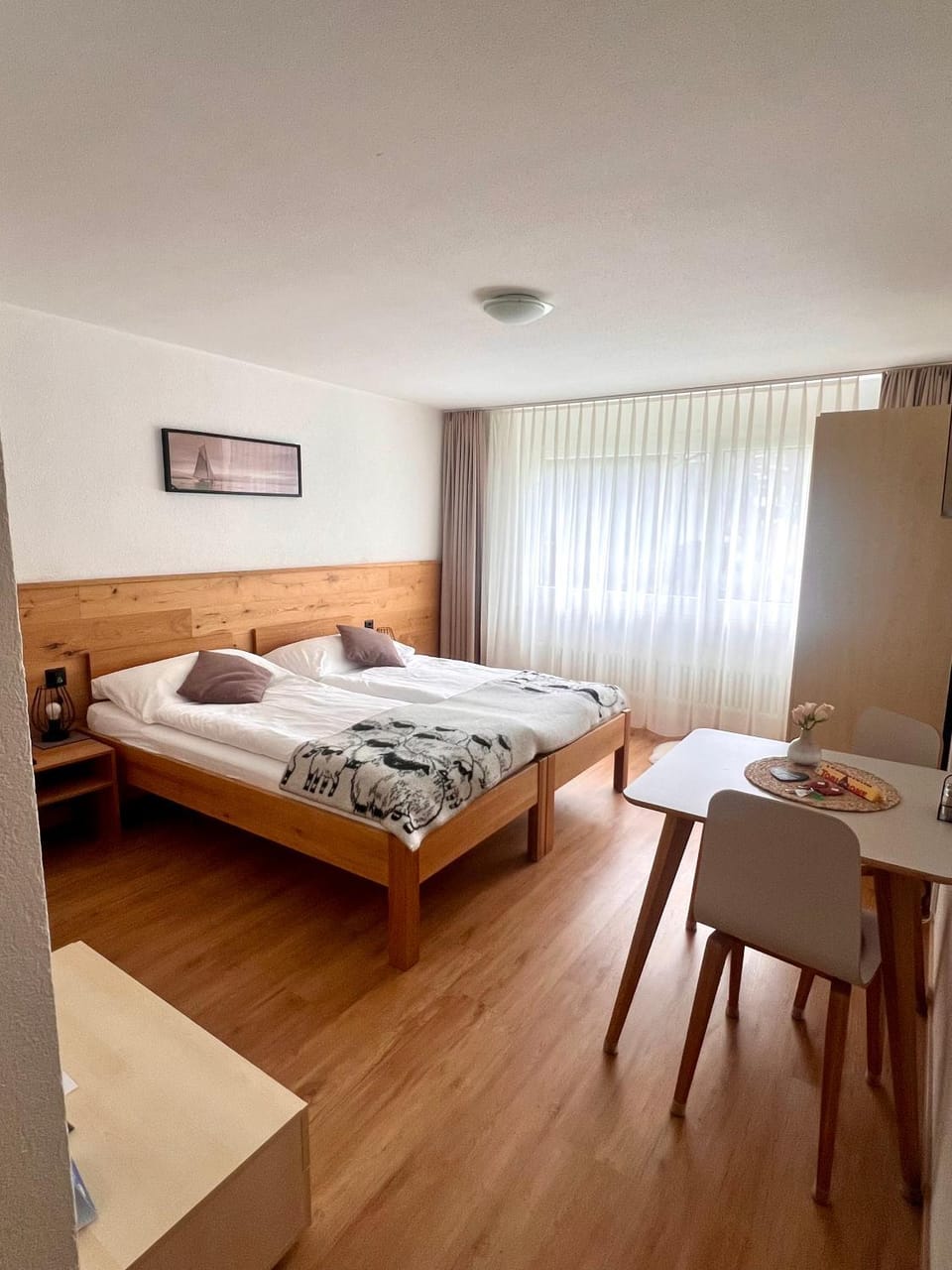 Bed, Photo of the whole room