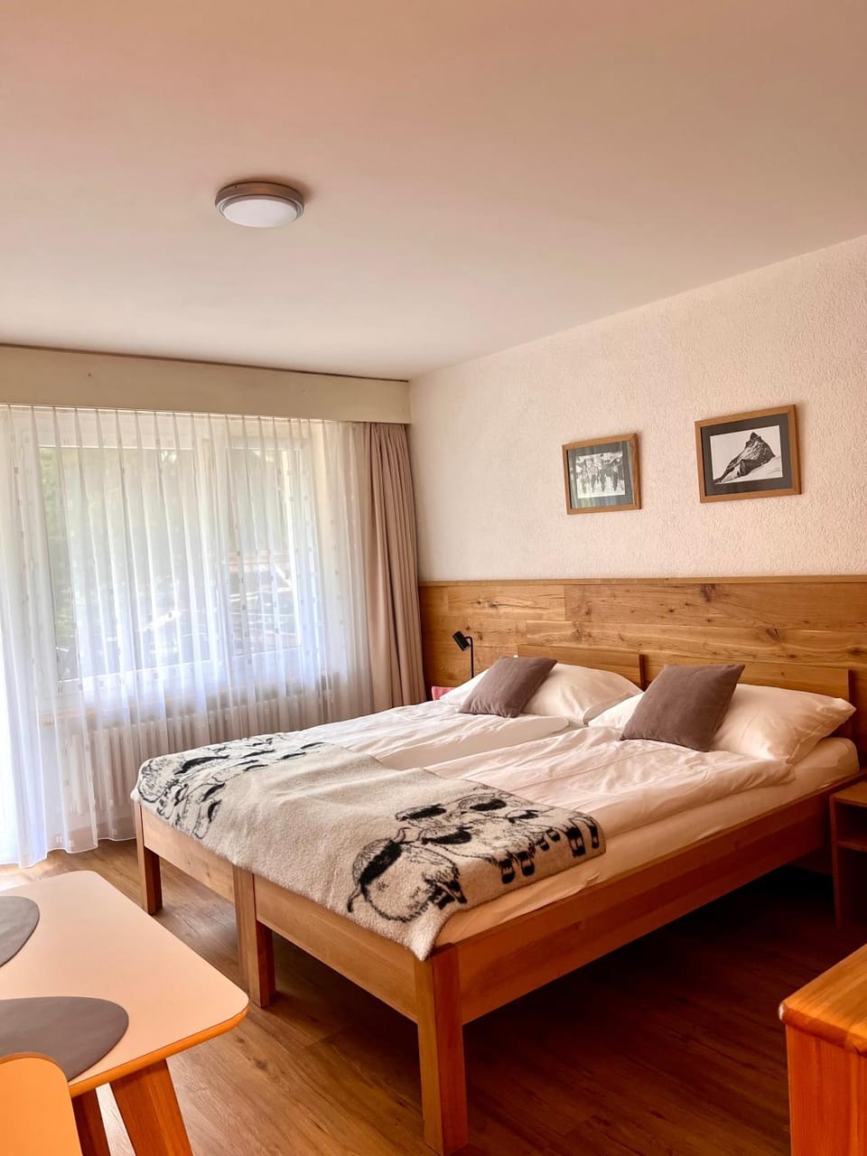 Bed, Photo of the whole room