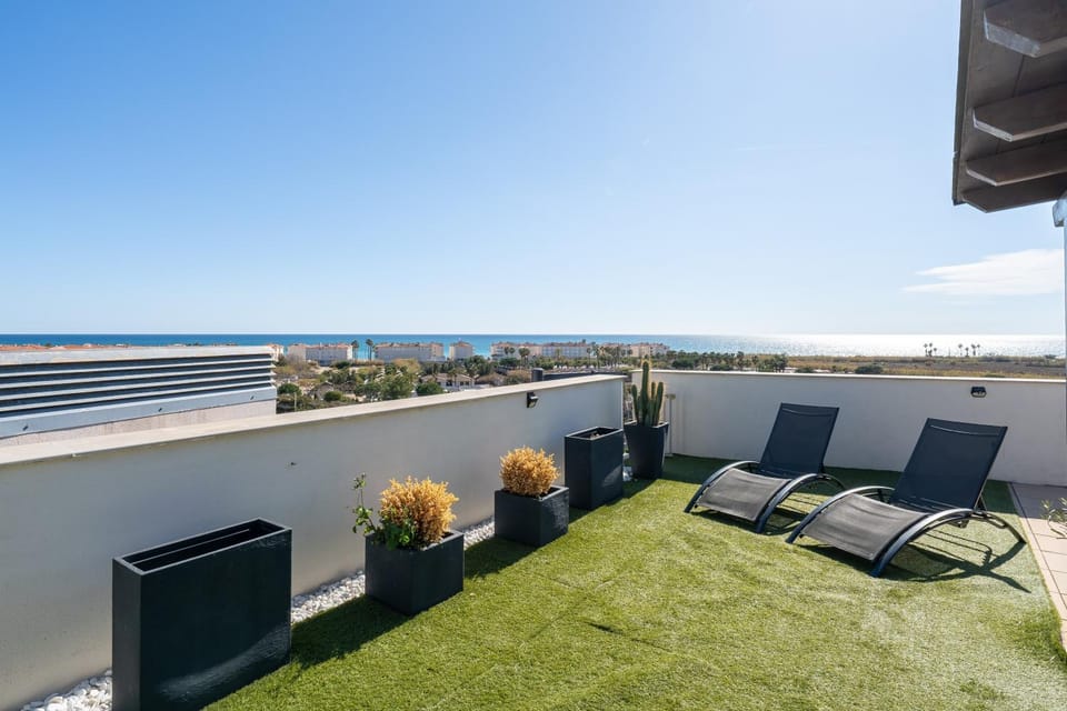Property building, Balcony/Terrace, Living room