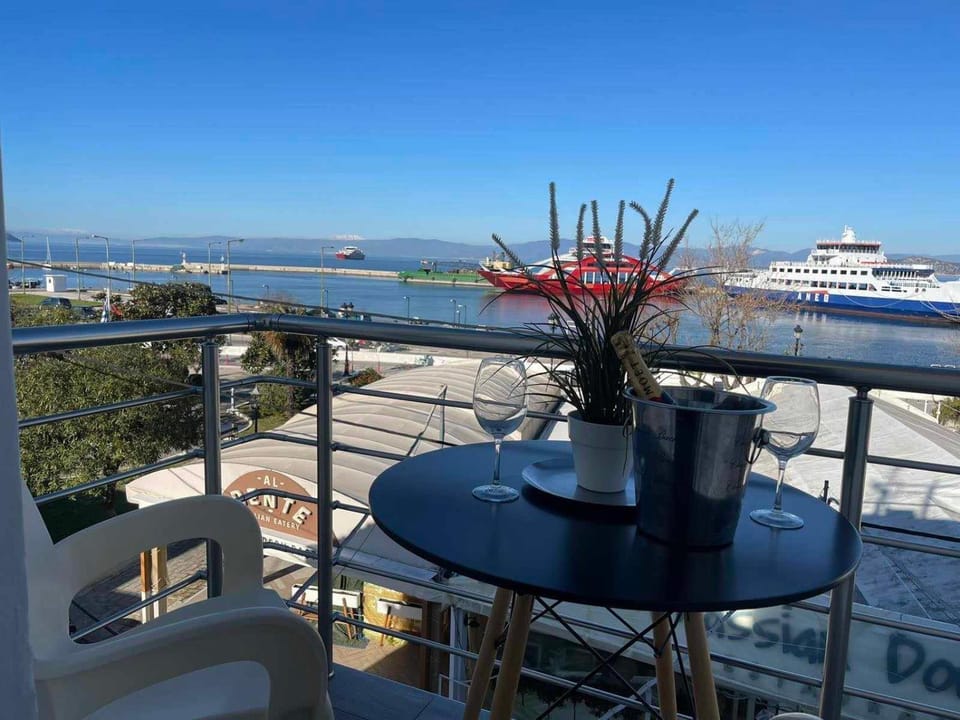 Day, Natural landscape, View (from property/room), Balcony/Terrace, Seating area, Sea view
