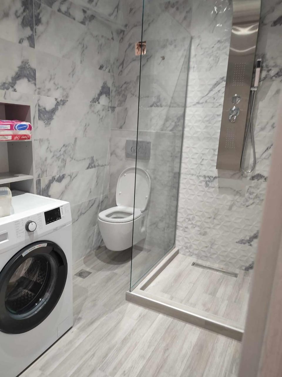 Shower, Toilet, Bathroom, washing machine