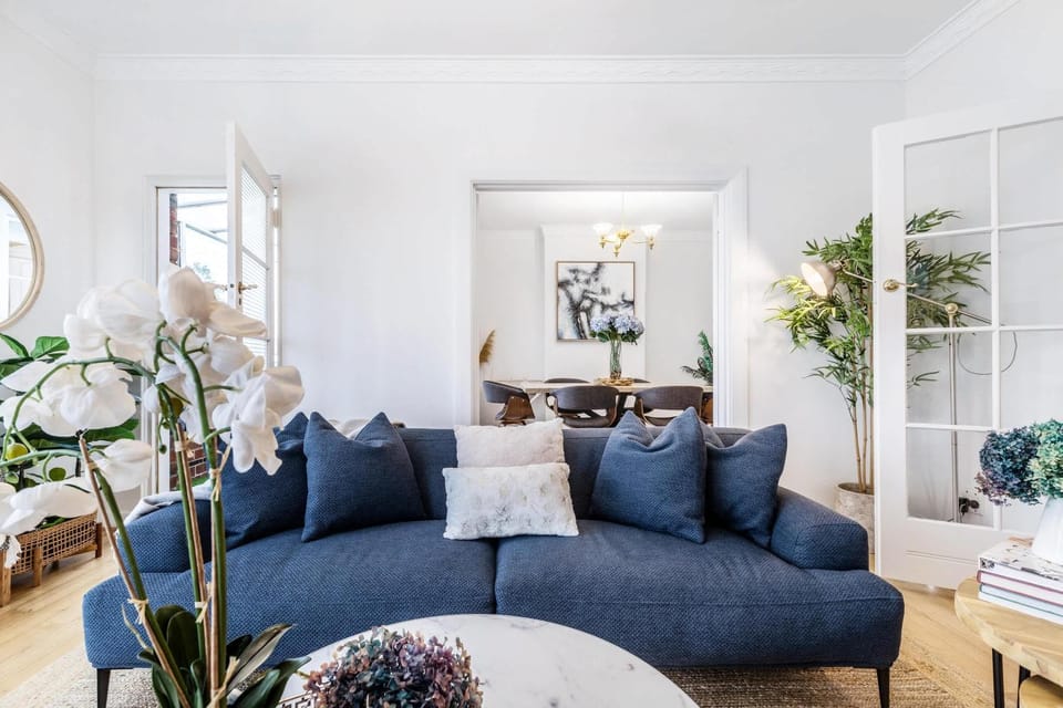 Living room, Seating area