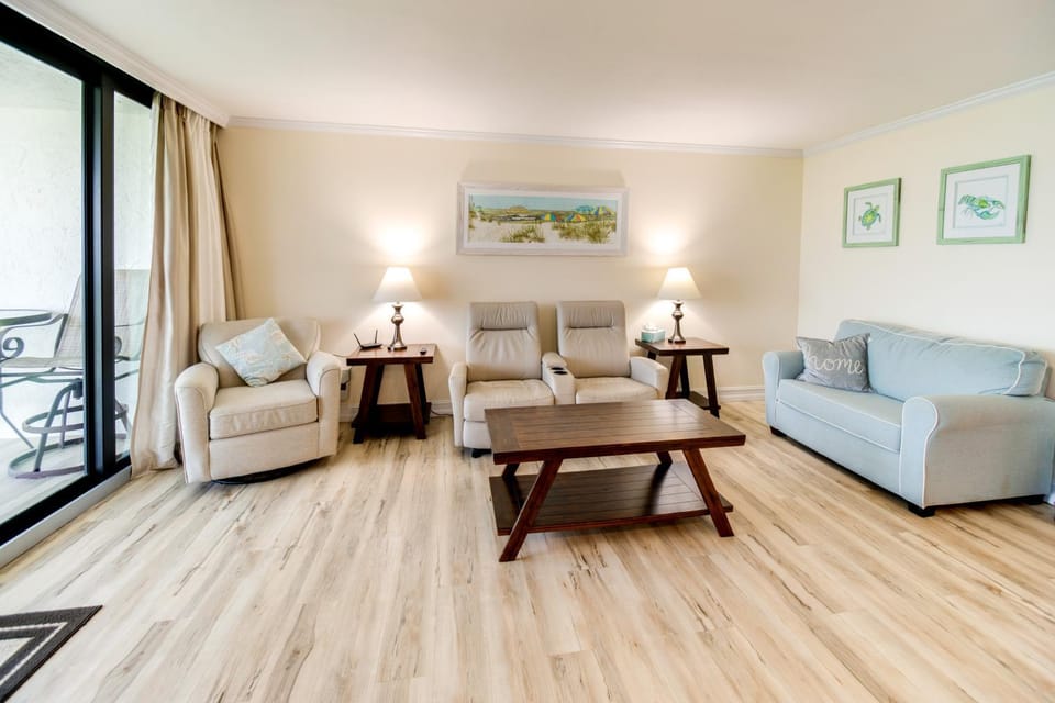 Marco Island Waterfront Condo w/ Community Pool! House in Marco Island