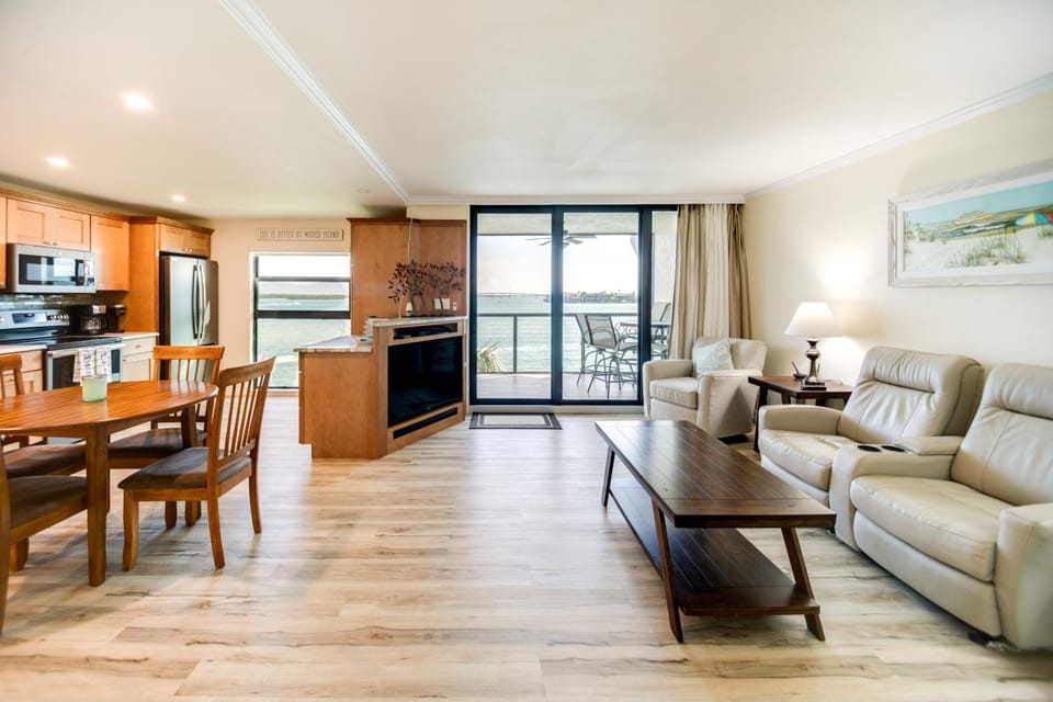 Marco Island Waterfront Condo w/ Community Pool! House in Marco Island