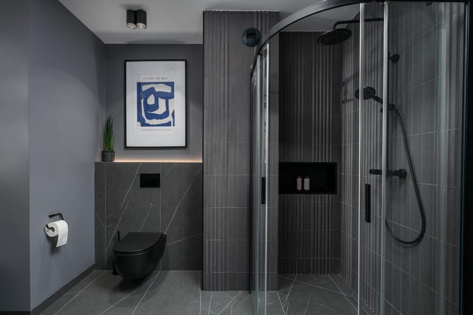 Shower, Toilet, Bathroom