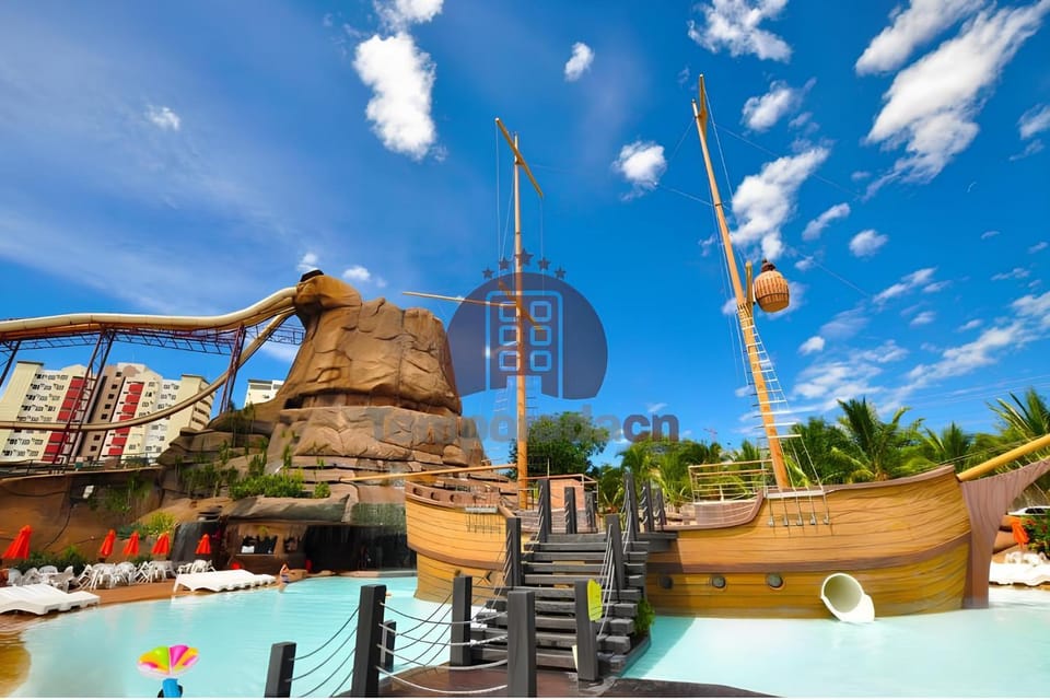 Nearby landmark, Communal lounge/ TV room, Day, Aqua park, Evening entertainment, Pool view, Swimming pool