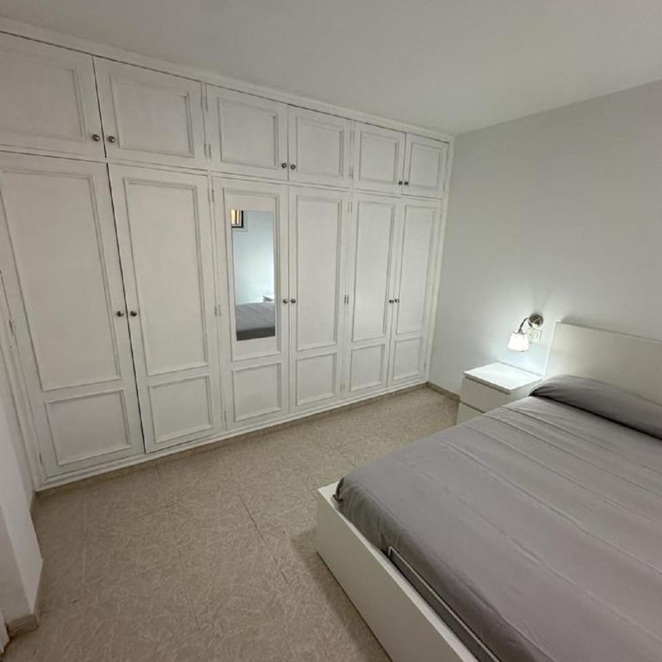 Bedroom, wardrobe