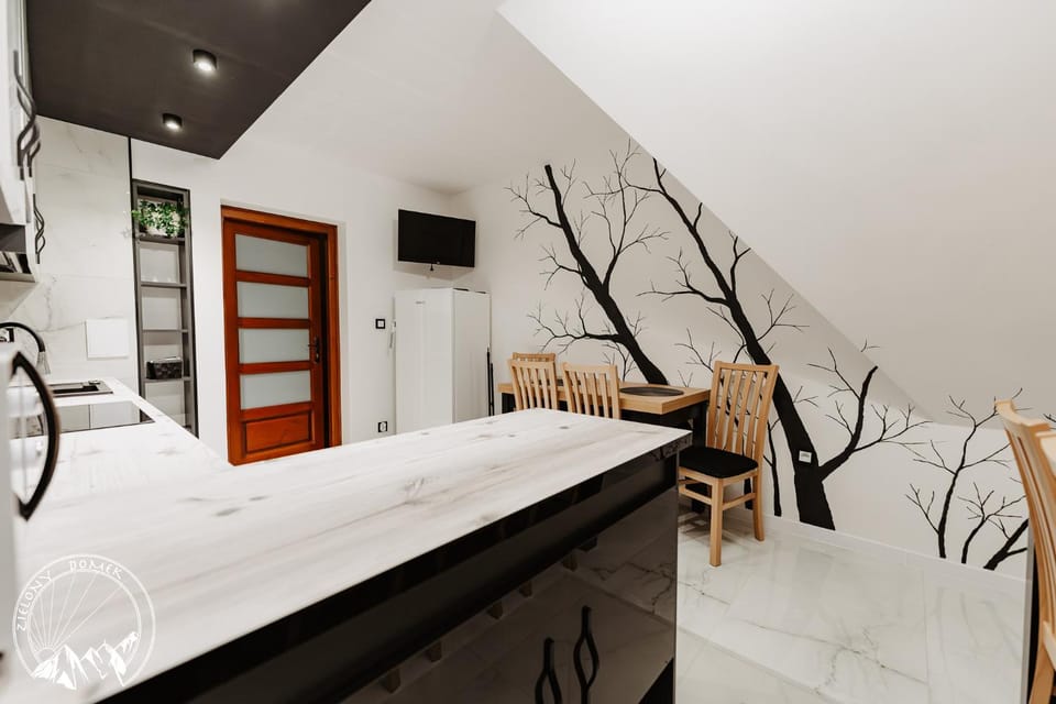 Kitchen or kitchenette, Communal kitchen