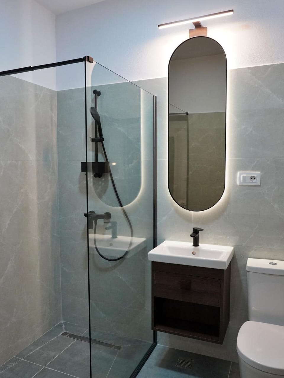 Shower, Toilet, Bathroom