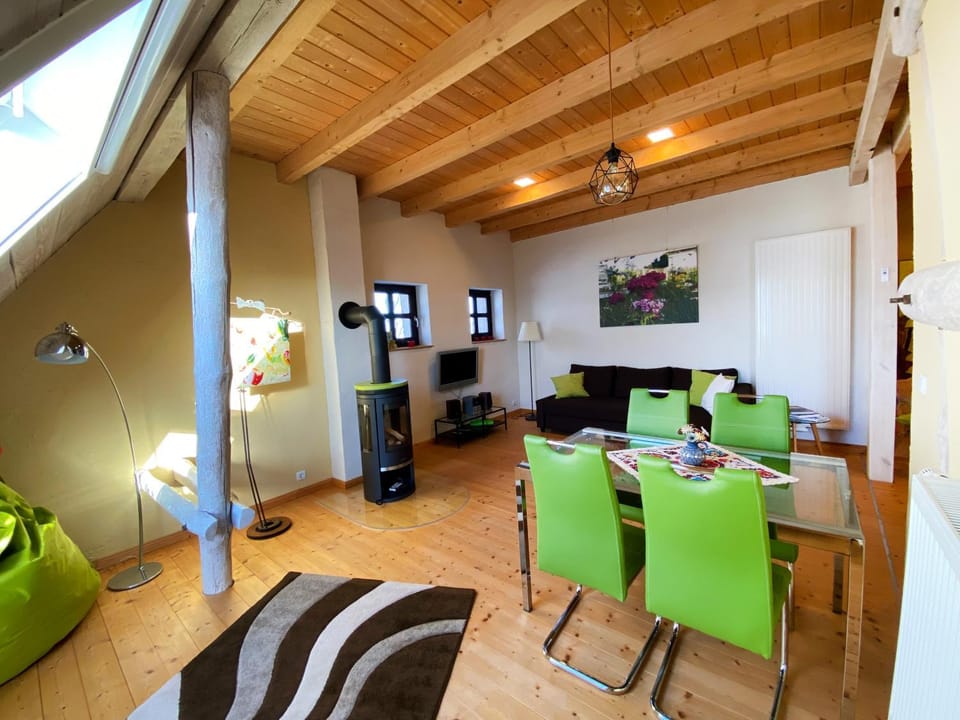Living room, Photo of the whole room, Seating area, Dining area, flat iron