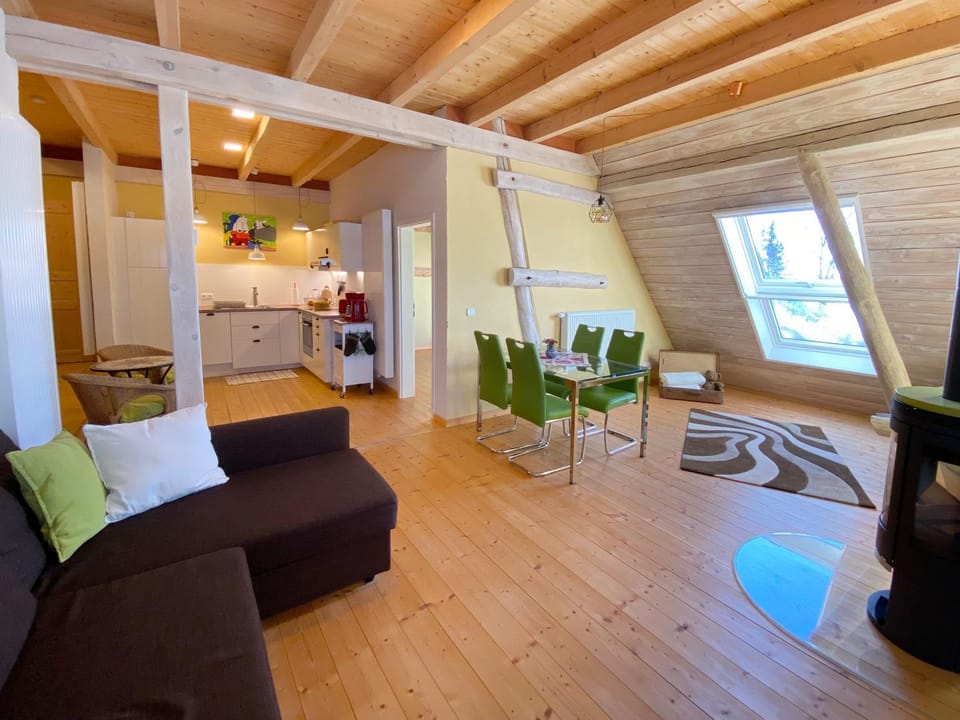 Living room, Photo of the whole room, Seating area, Dining area, kitchen