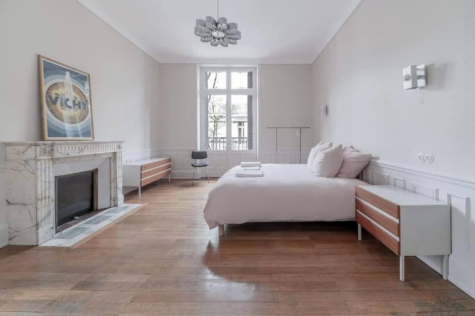 La Maison Rouge - Maison Familiale & Proche centre Villa in Auvergne-Rhône-Alpes