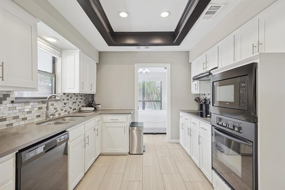 Best of Allen at Fountain Park - 5BD-2BA with Pool House in Allen