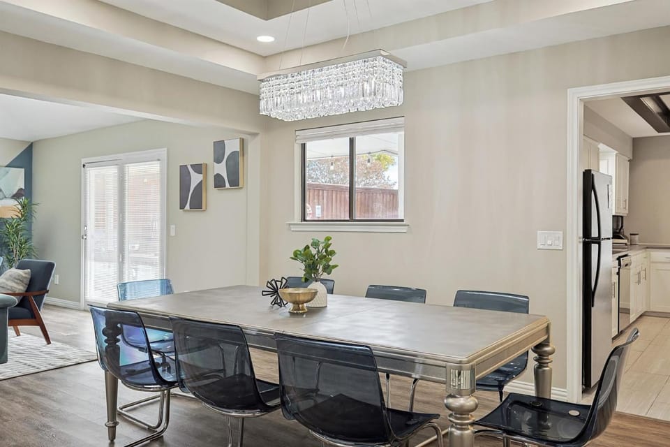 Best of Allen at Fountain Park - 5BD-2BA with Pool House in Allen
