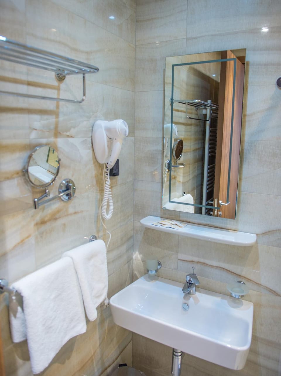 Bathroom, towels