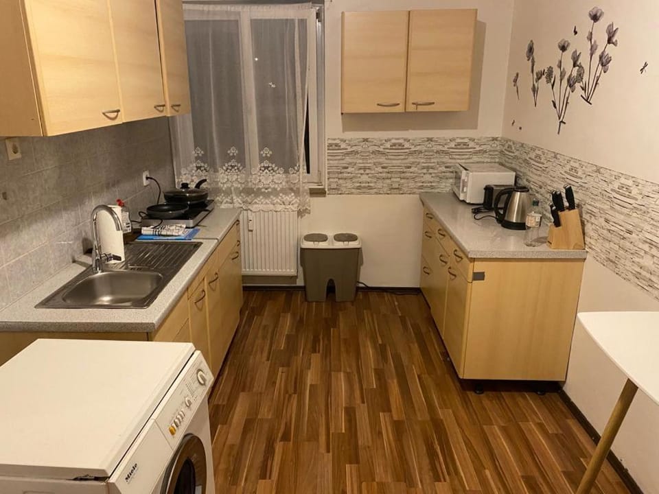 I Bali Taunus I 6 Personen viel PlatzI Waschmaschine I Trockner I Balkon Apartment in Rhineland-Palatinate