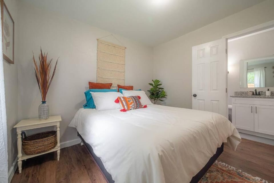 BOHO Suite! Near Downtown and Foodie Hotspots Apartment in Tampa