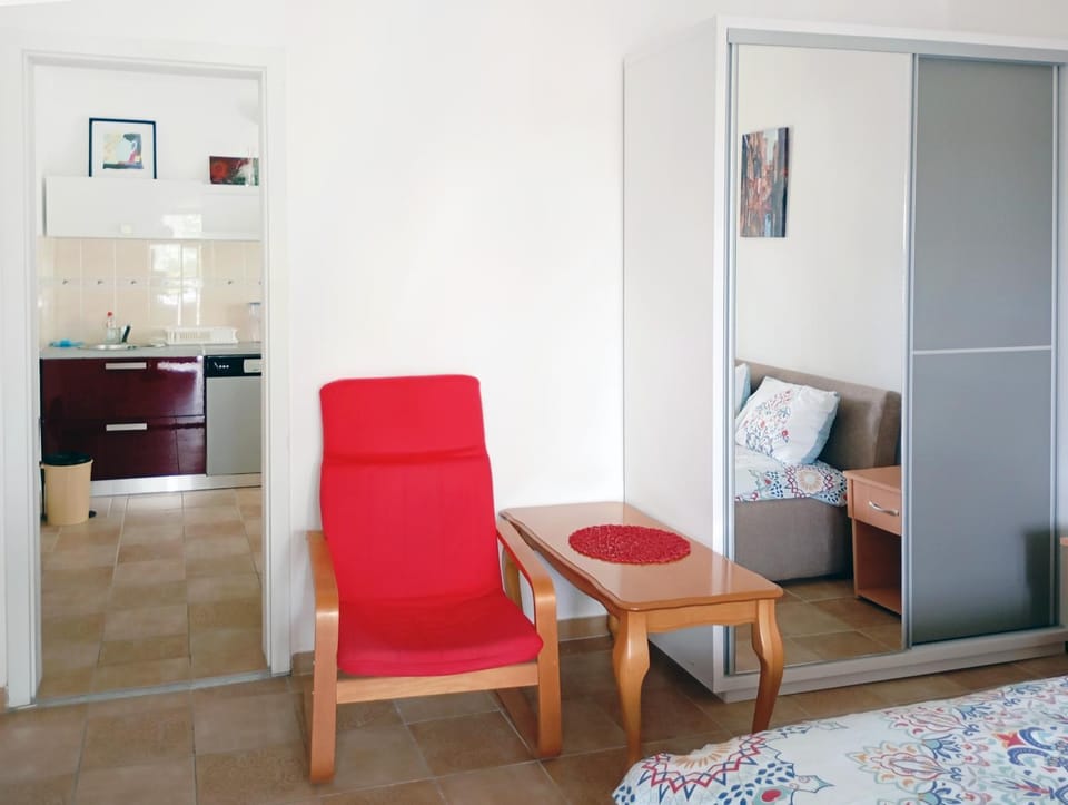 Photo of the whole room, wardrobe