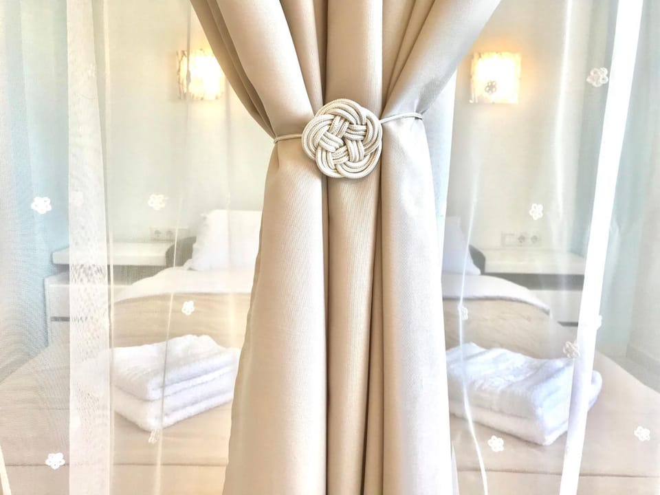 Bed, Other, Decorative detail, Bedroom