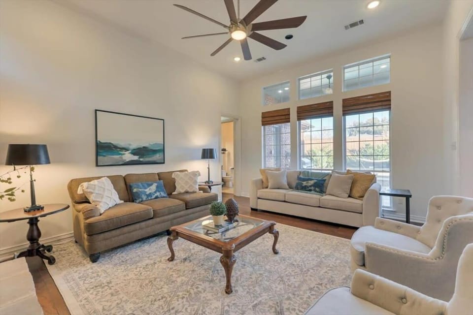 Gorgeous Vacation Home w Private Pool House in Mesquite