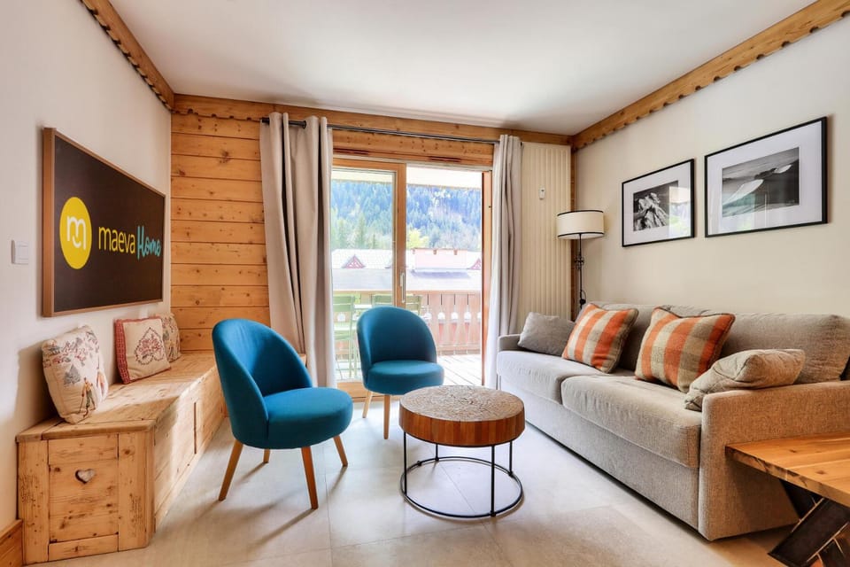 Bed, Living room, kitchen