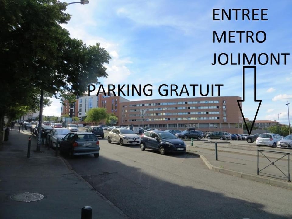 Pratique, Complet Sûr, Métro et Parking; Proche du Centre, de la Gare, de la Rocade, d'un supermarché. Tout à Pied. Apartment in Toulouse