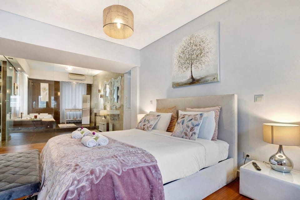Living room, Bedroom