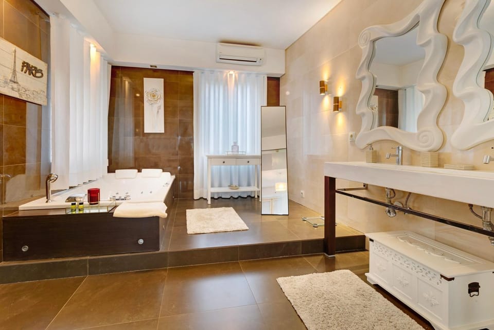 Bathroom, Living room
