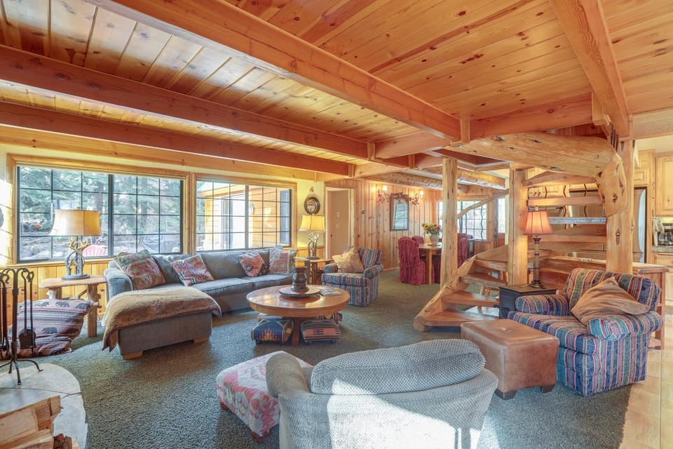 < 1 Mi to Lake Tahoe Beaches: Home w/ Fire Pit! House in Tahoe City