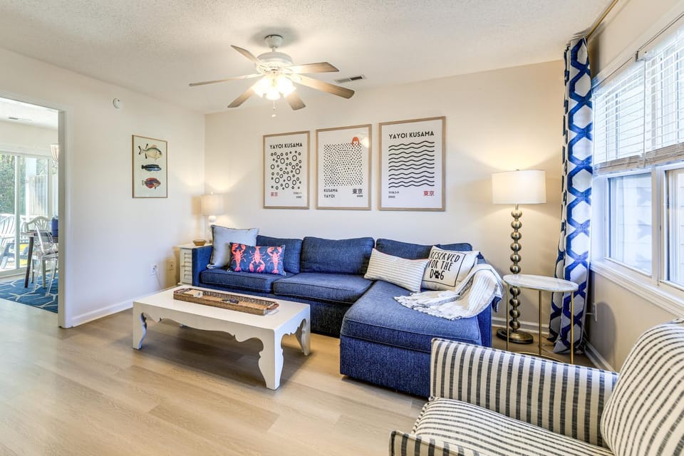 Well-Equipped Emerald Isle Townhome: Pets Welcome! House in Emerald Isle