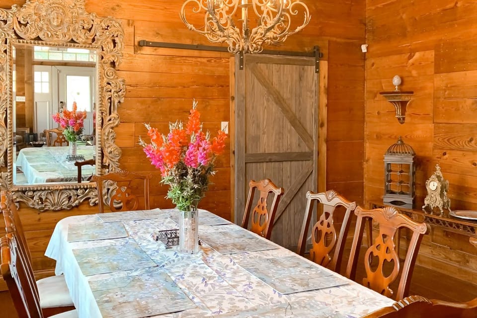 Less Than 2 Mi to Dtwn Waco! Whimsical Home with Porch House in Waco