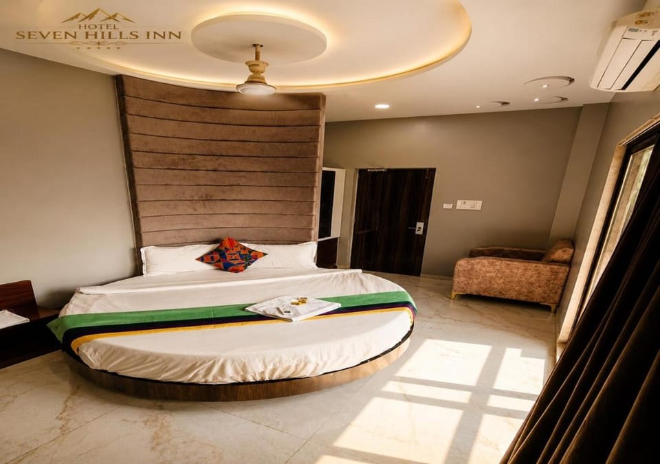 Bed, Photo of the whole room, Bedroom, fireplace, towels, wardrobe, air conditioner