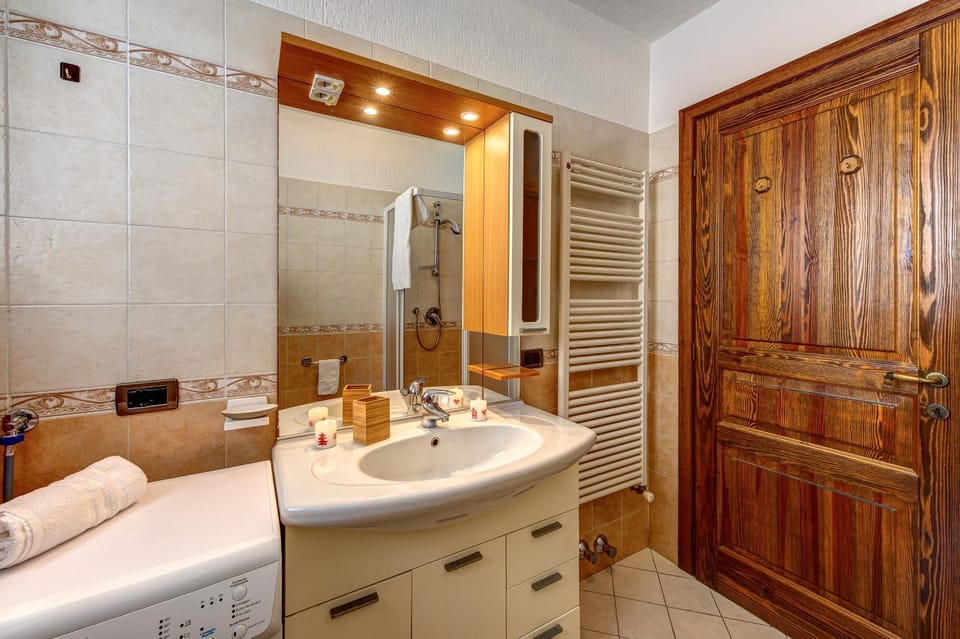 CHALET PONTAL 3 - Relax e vista sulle montagne - COUR 0142 Apartment in Courmayeur