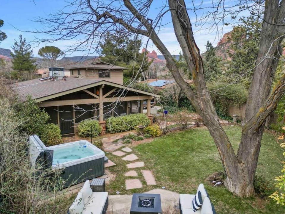 Upscale Uptown retreat home with HotTub and Views House in Sedona